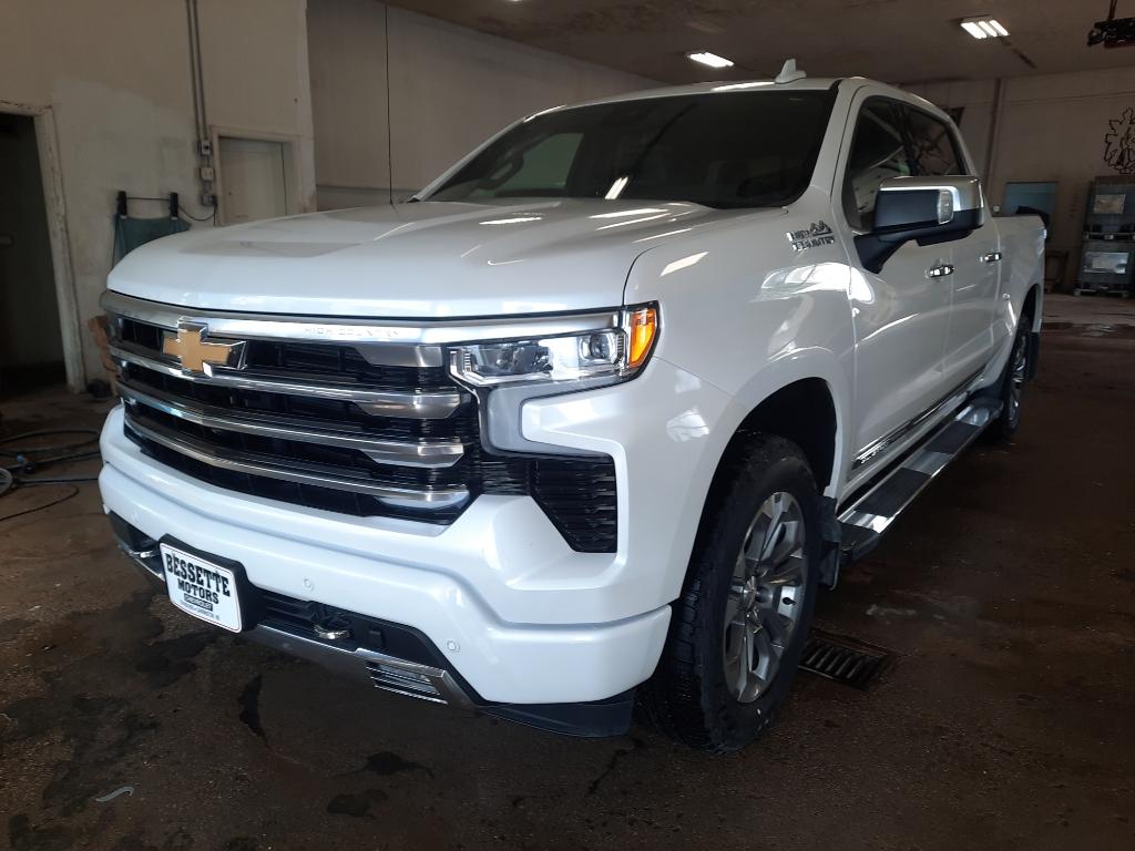 2023 Chevrolet Silverado 1500 High Country photo 3