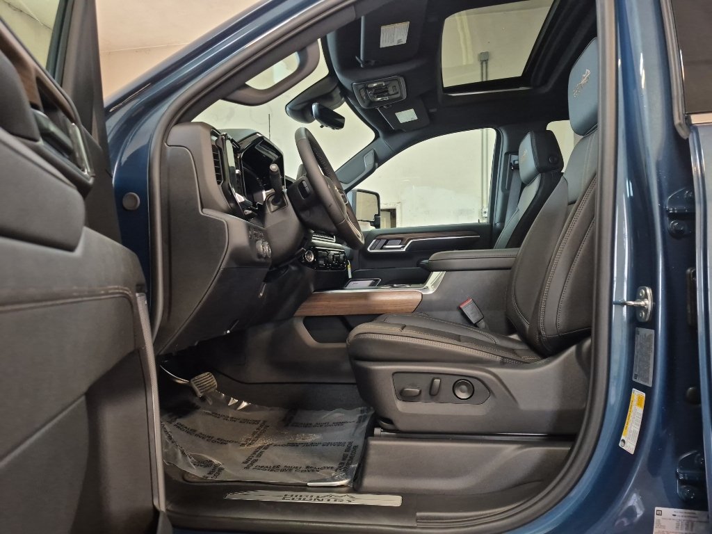 2026 Chevrolet Silverado 3500 HD High Country - Photo 12