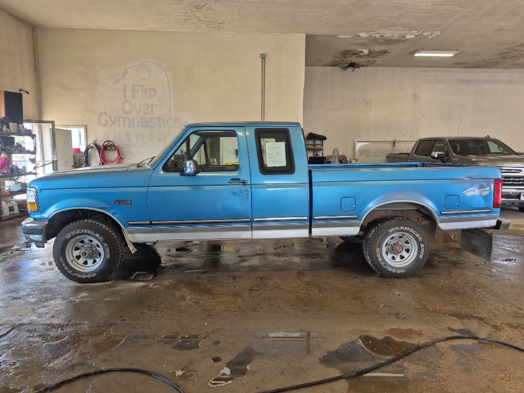 1992 Ford F-150 Base photo 2