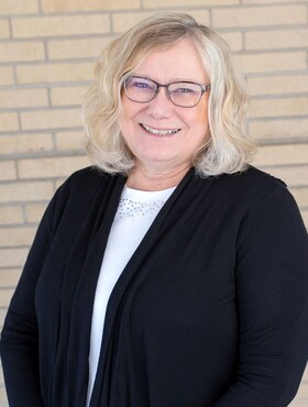 Staff member Marilyn Anderson from ID_8c00ecab18f0