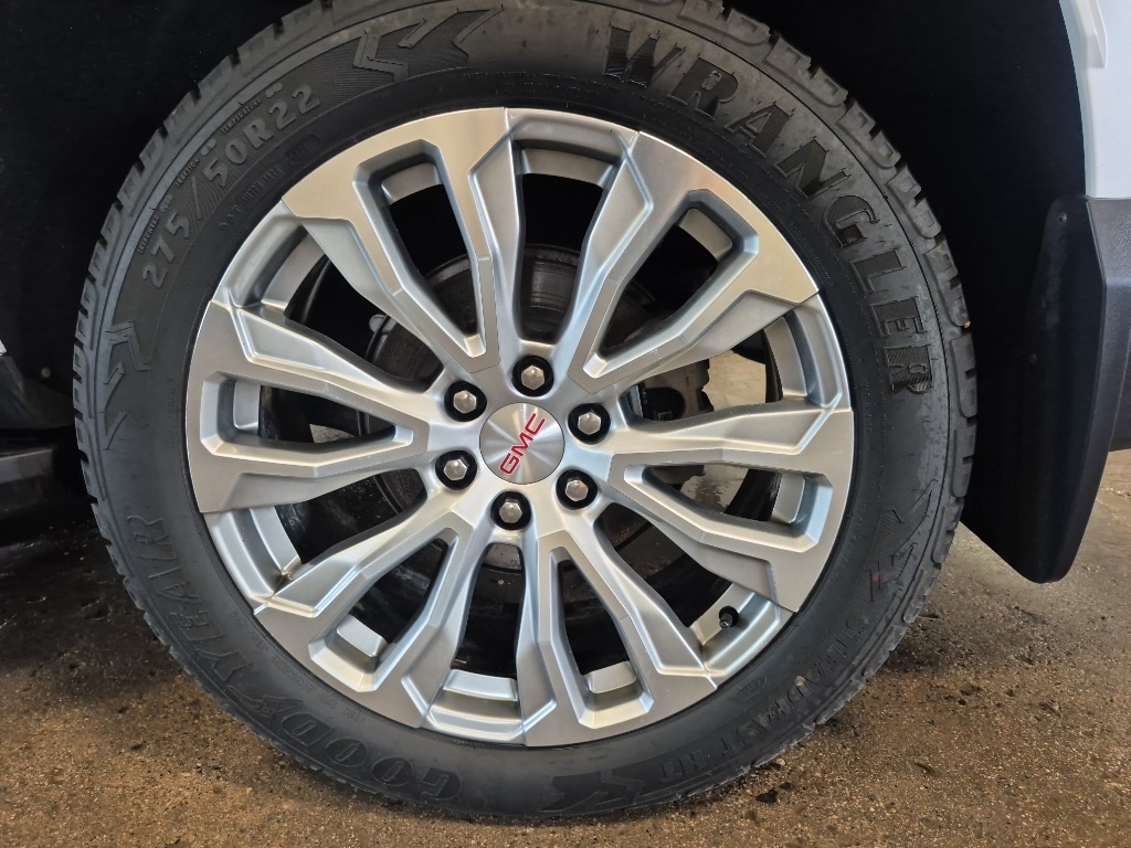 2022 GMC Yukon Denali - Photo 38