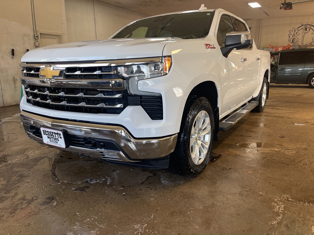 2023 Chevrolet Silverado 1500 LTZ photo 4