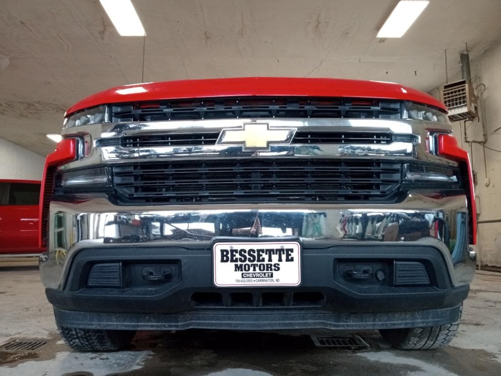 Used 2021 Chevrolet Silverado 1500 LT with VIN 3GCUYDET5MG178198 for sale in Carrington, ND