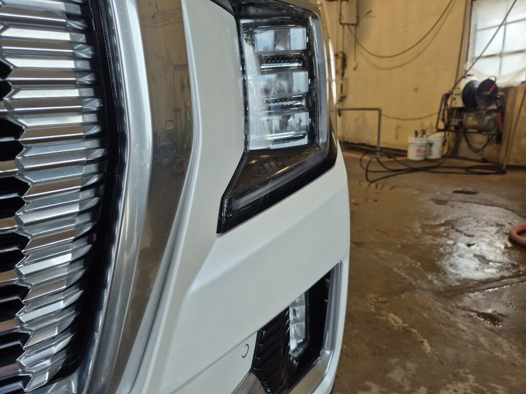 2022 GMC Yukon Denali - Photo 32