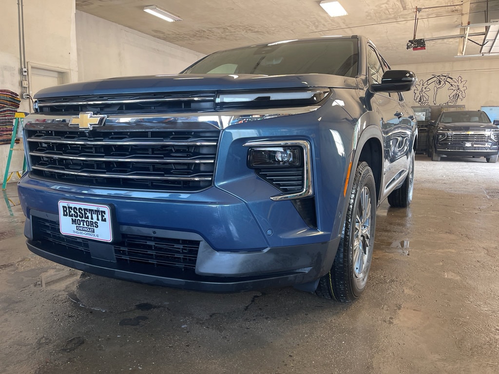 2026 Chevrolet Traverse photo 3