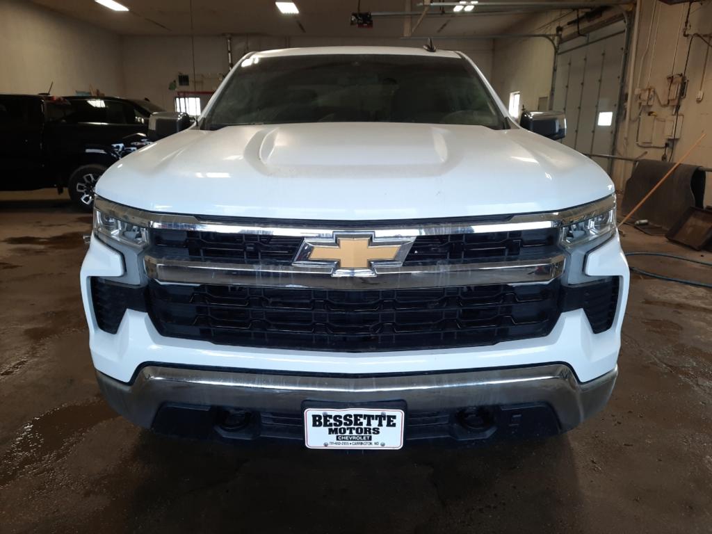 Used 2022 Chevrolet Silverado 1500 LT with VIN 1GCUDDEDXNZ636775 for sale in Carrington, ND