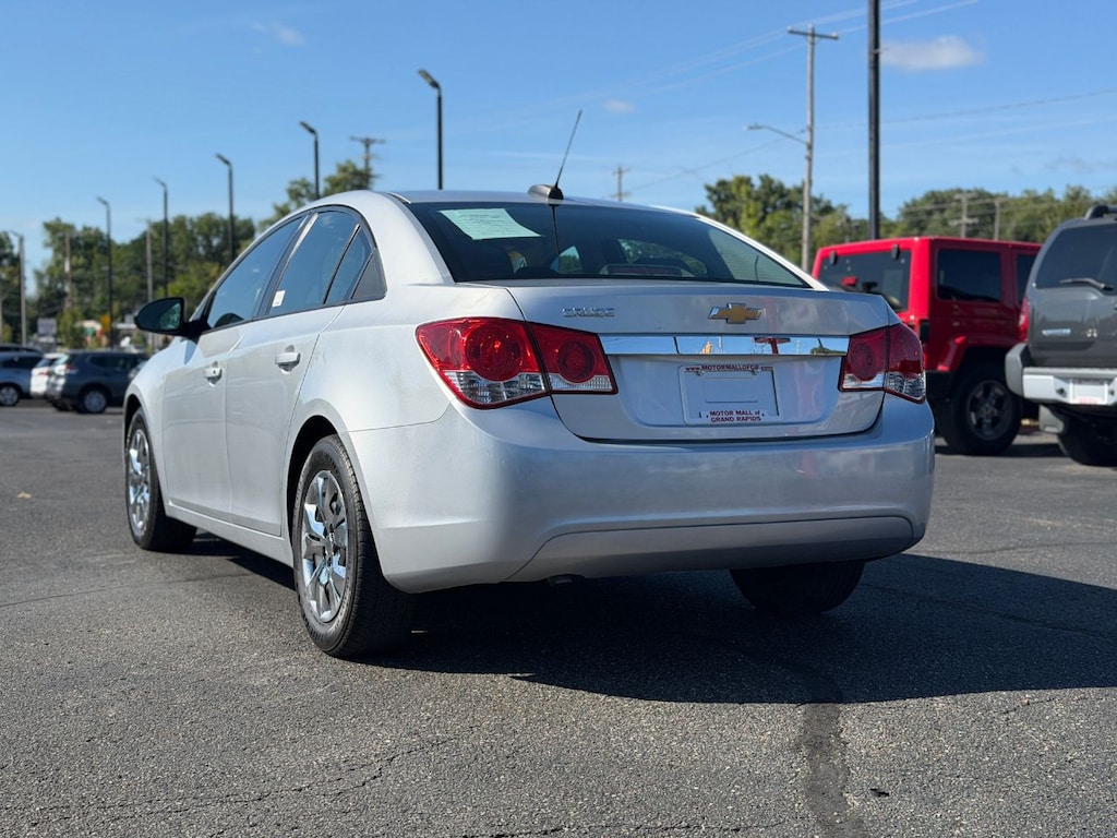Used 2016 Chevrolet Cruze Limited LS Auto Sedan