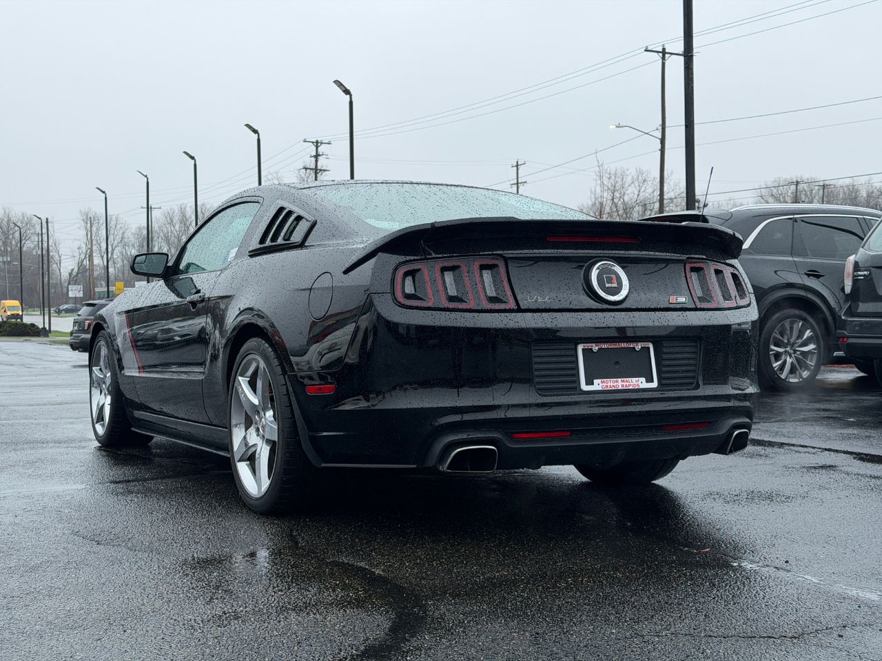 View vehicle photo 4