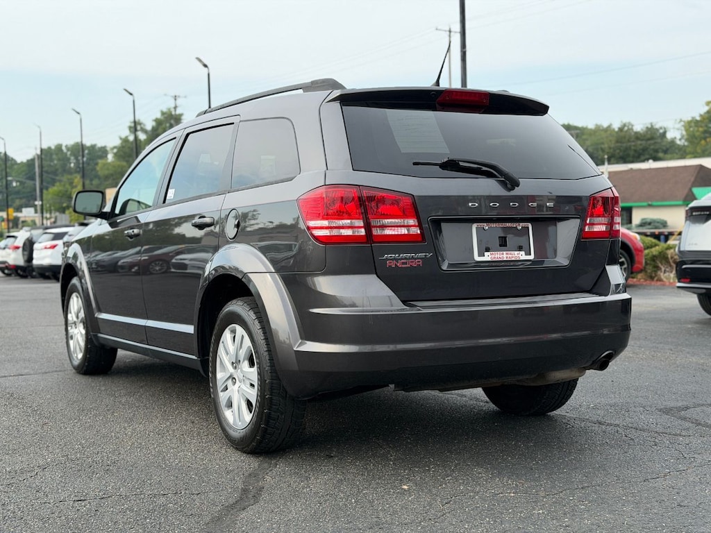 Used 2017 Dodge Journey SE SUV