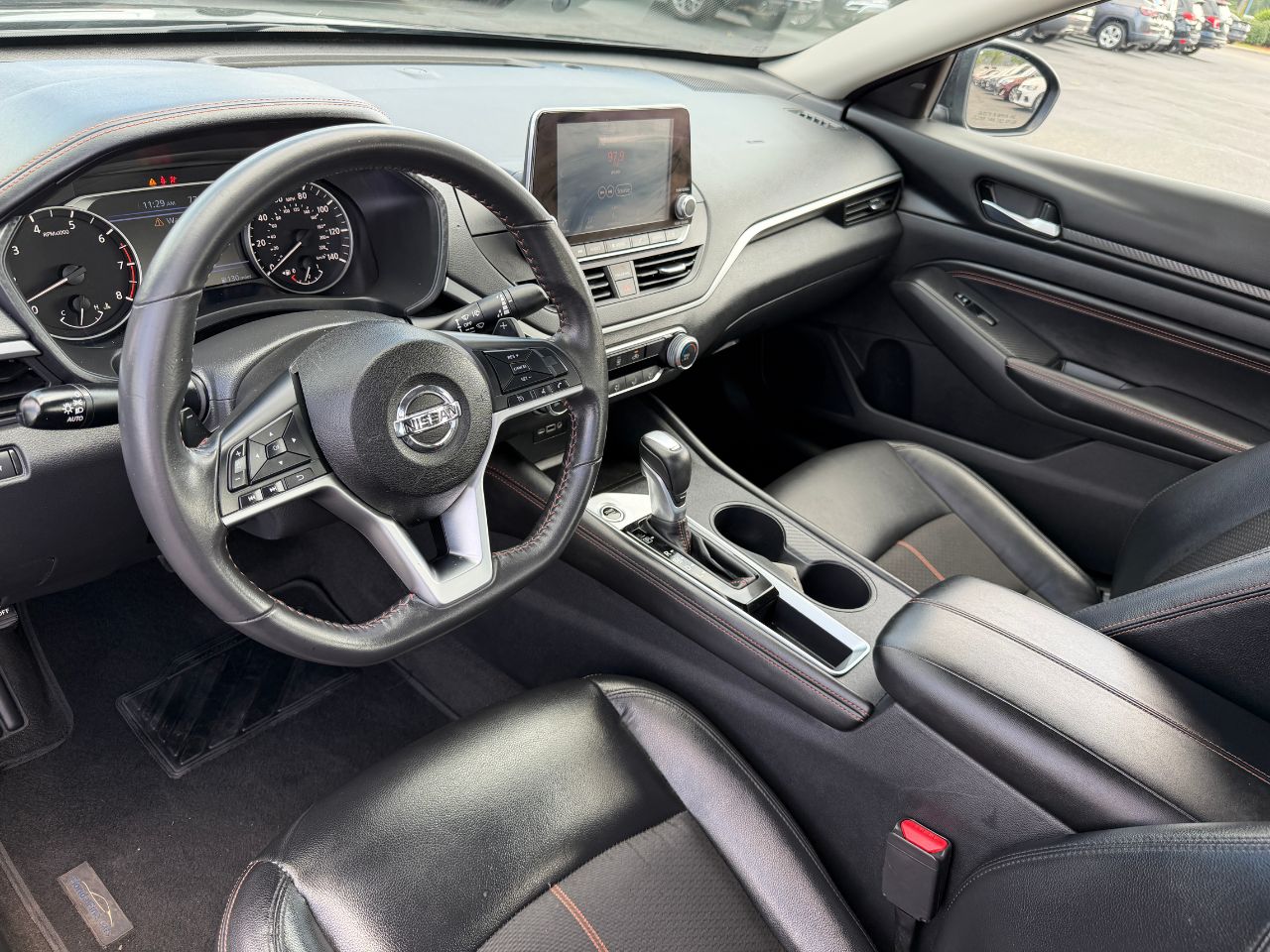 2022 Nissan Altima SR - Photo 17