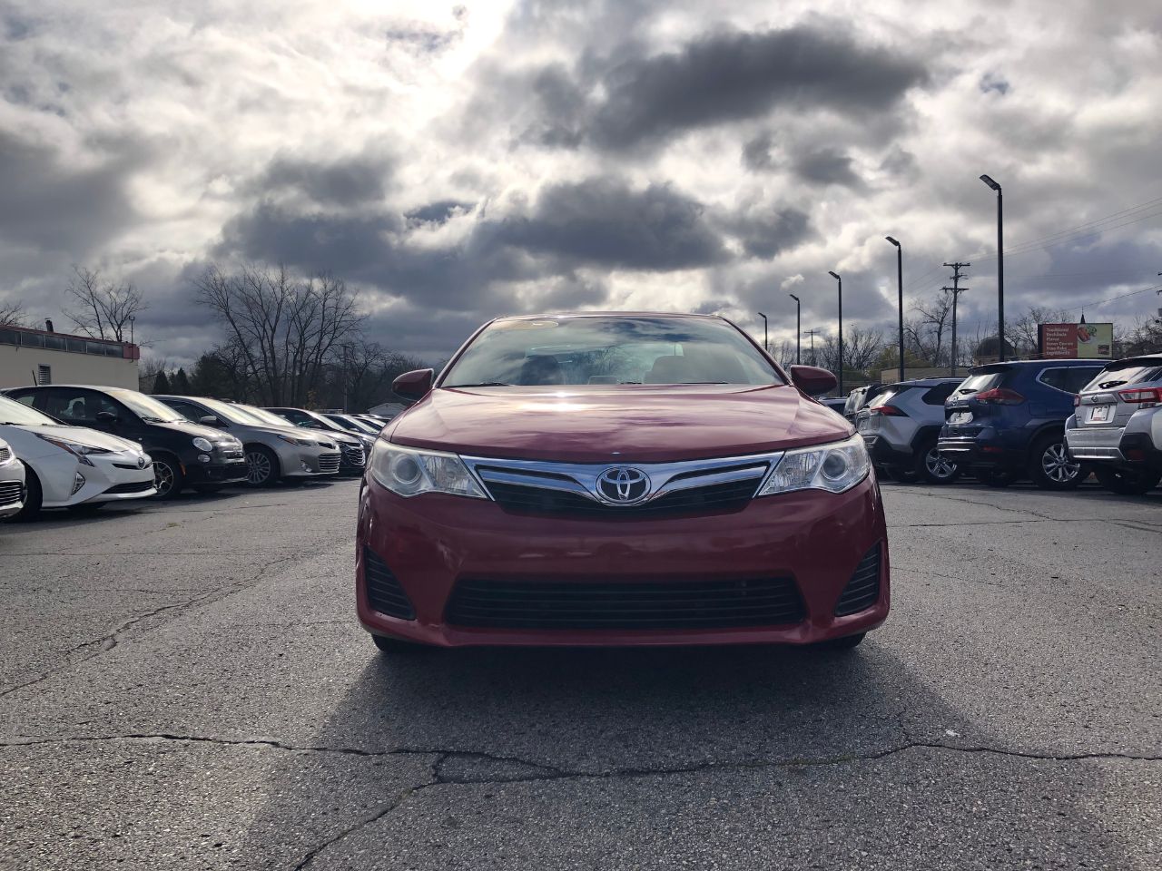 2014 Toyota Camry LE photo 2