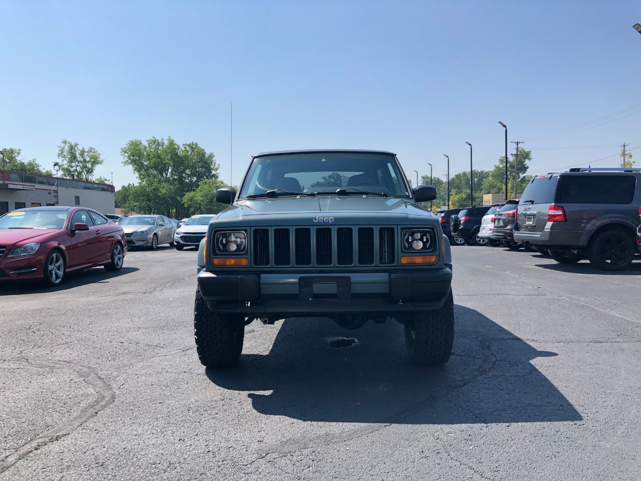 2000 Jeep Cherokee Sport photo 2