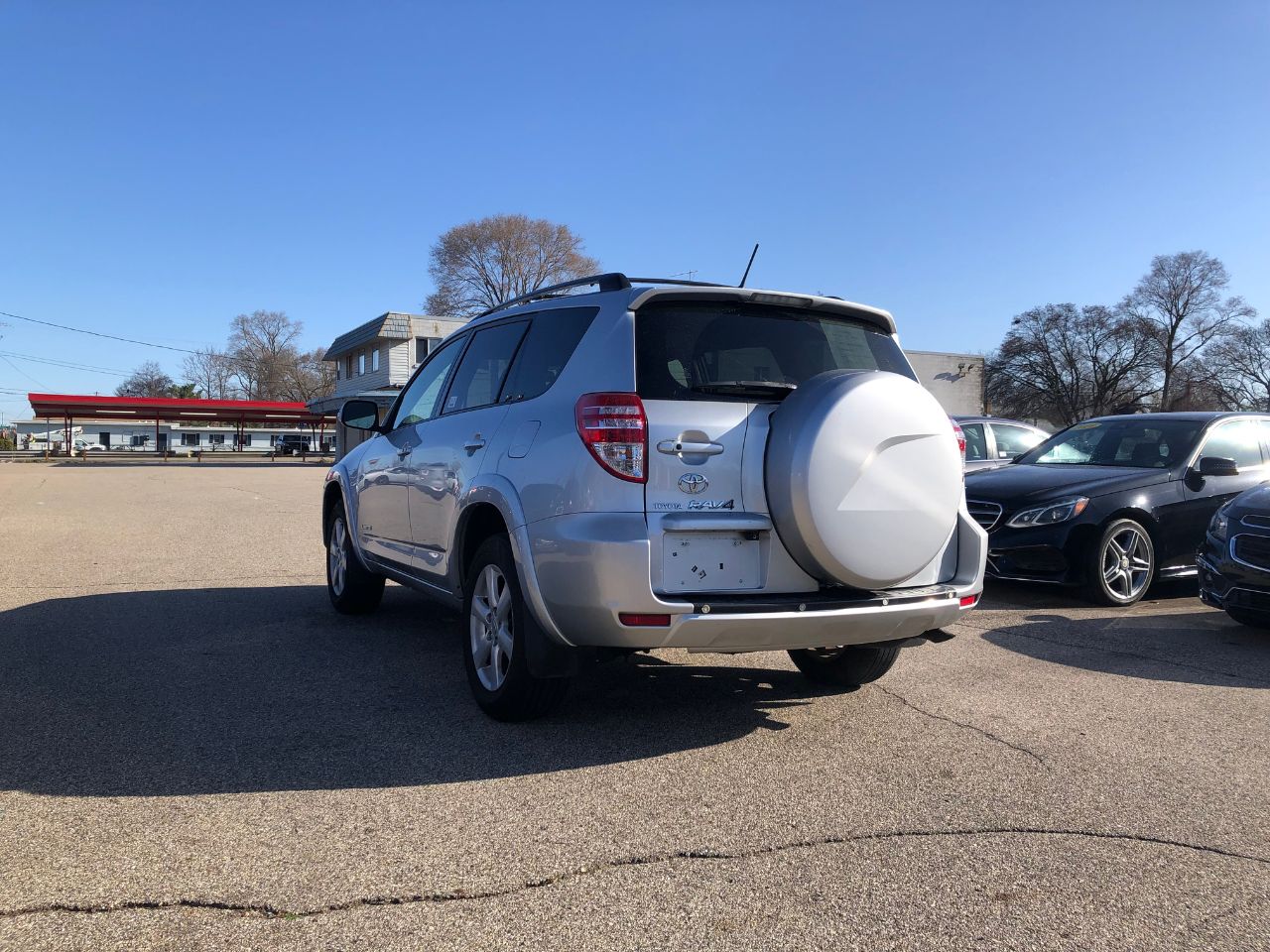 2010 Toyota RAV4 Limited photo 4