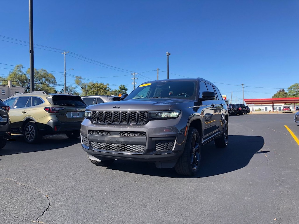 Used 2022 Jeep New Grand Cherokee Laredo SUV