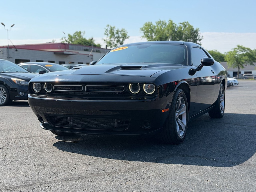 Used 2016 Dodge Challenger SXT Coupe