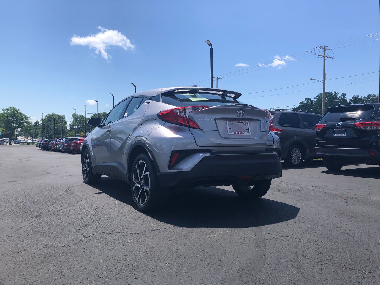 2019 Toyota C-HR Limited photo 4