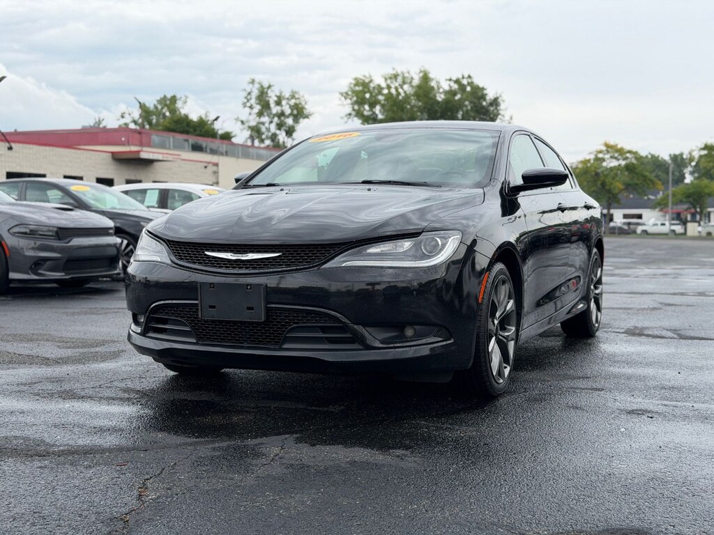 Used 2016 Chrysler 200 S Sedan
