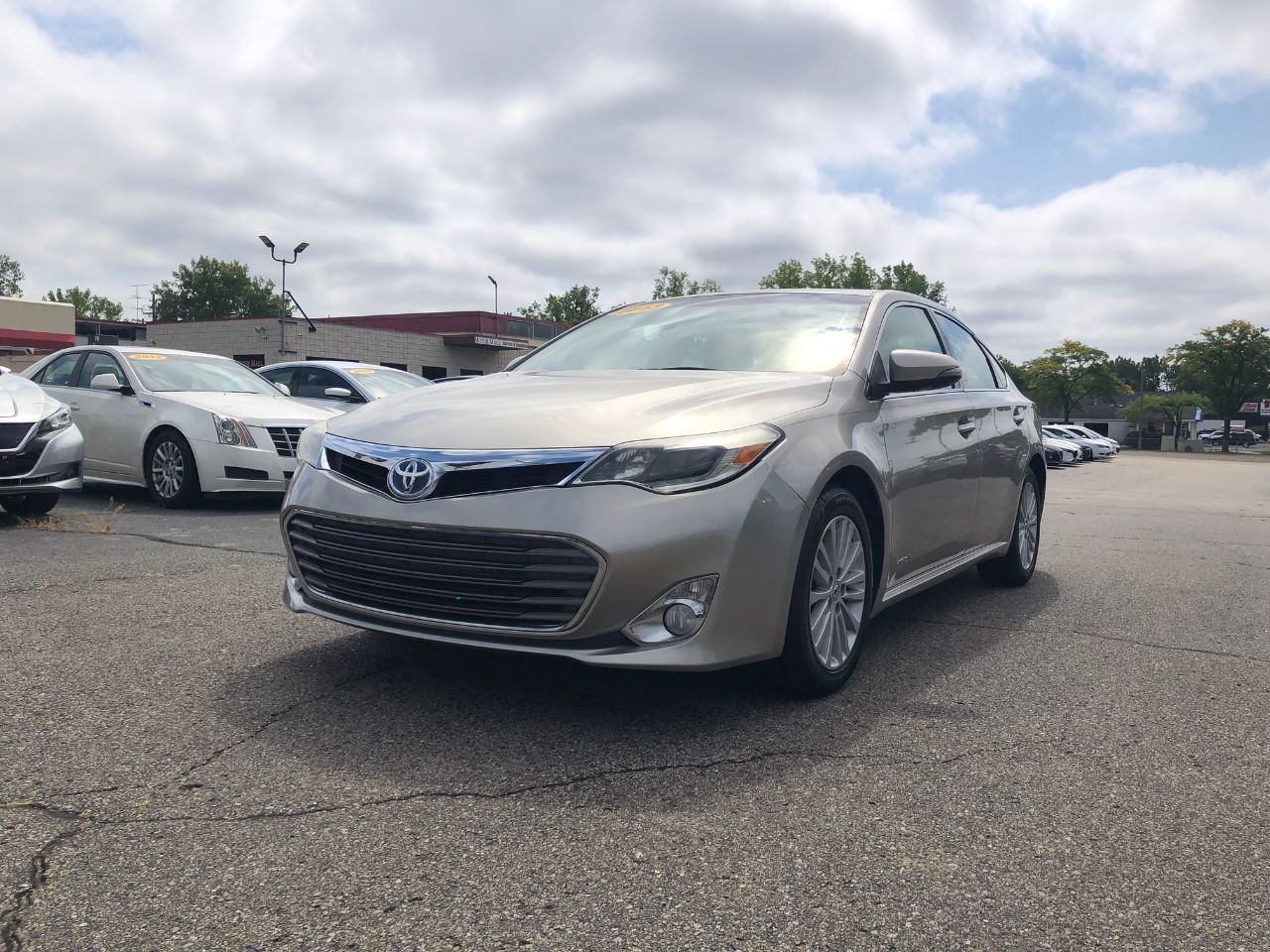 2013 Toyota Avalon Hybrid Limited photo 3