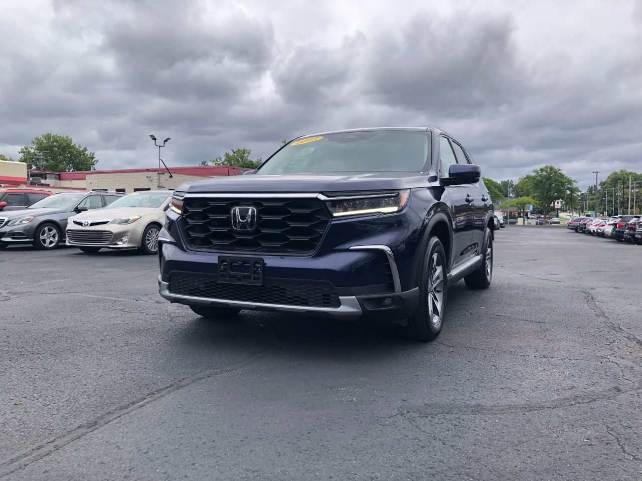 2023 Honda Pilot EX-L photo 2