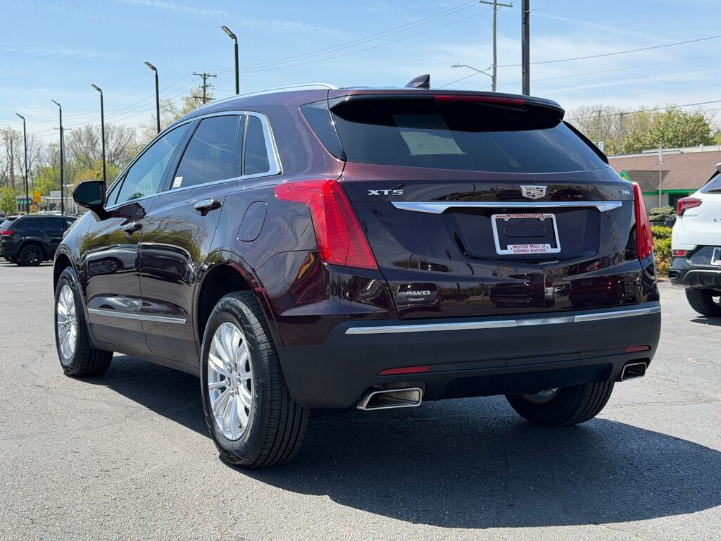 Used 2017 CADILLAC XT5 Luxury SUV