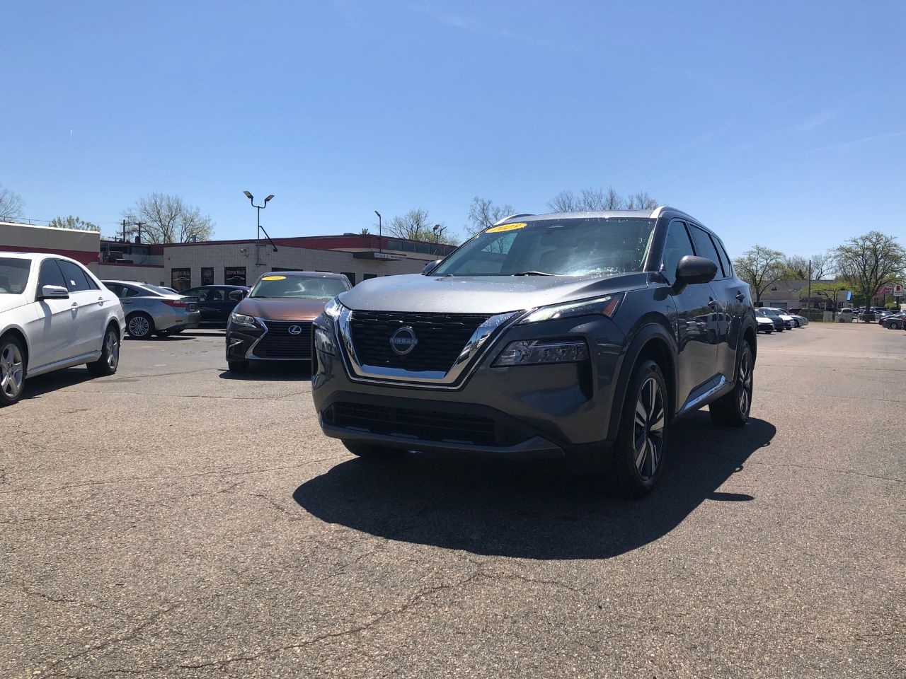 2023 Nissan Rogue SL photo 2