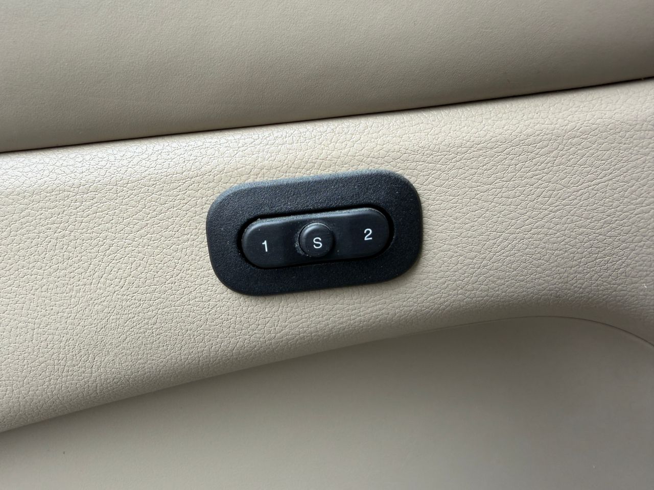 2021 Jeep Grand Cherokee Overland - Photo 12