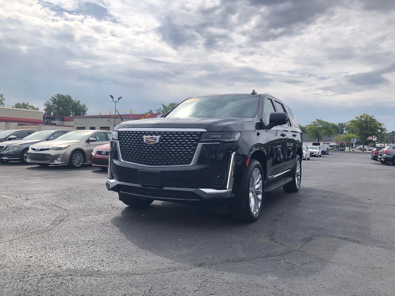 2021 Cadillac Escalade Luxury photo 3