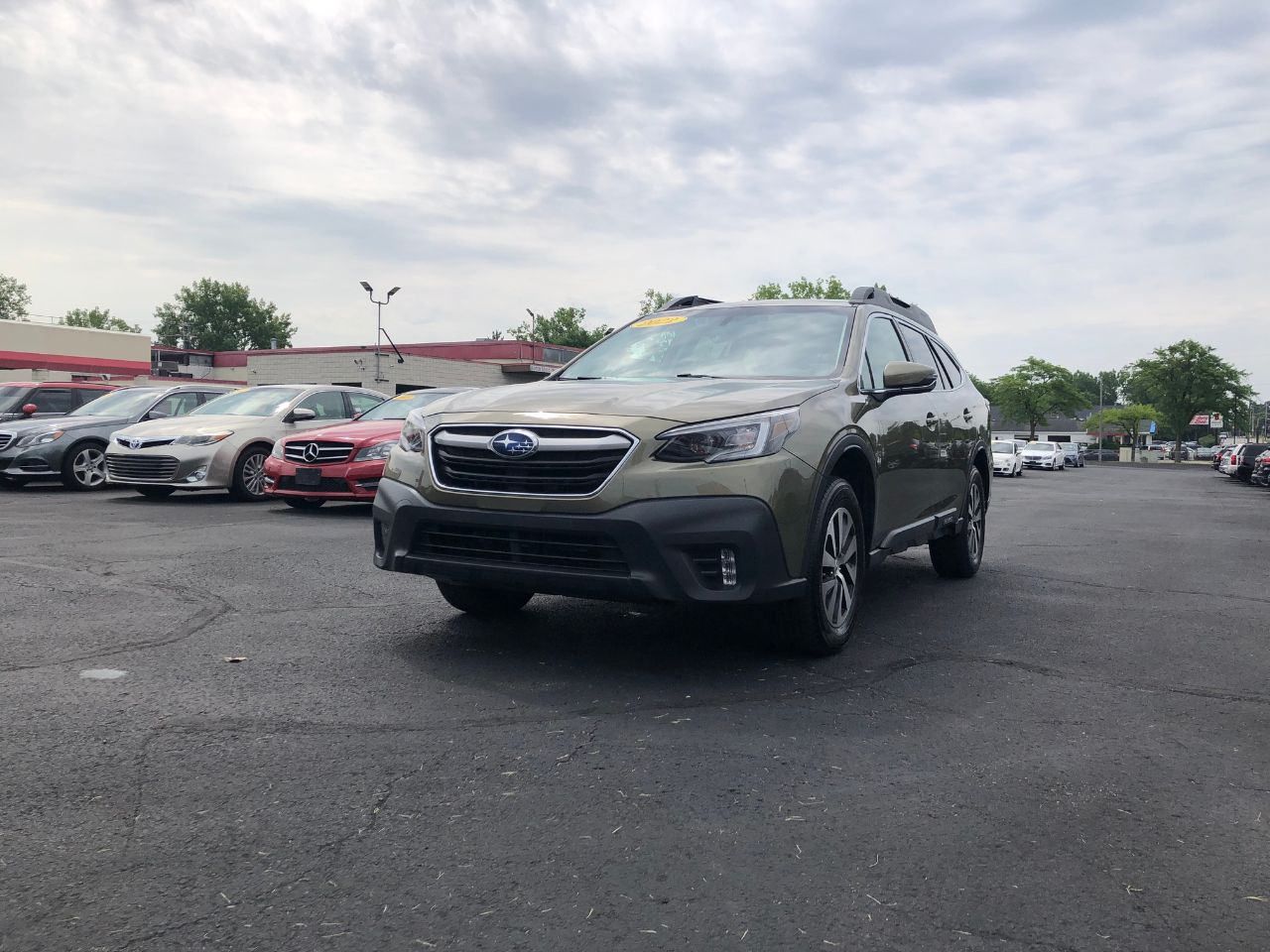 2022 Subaru Outback Premium photo 2