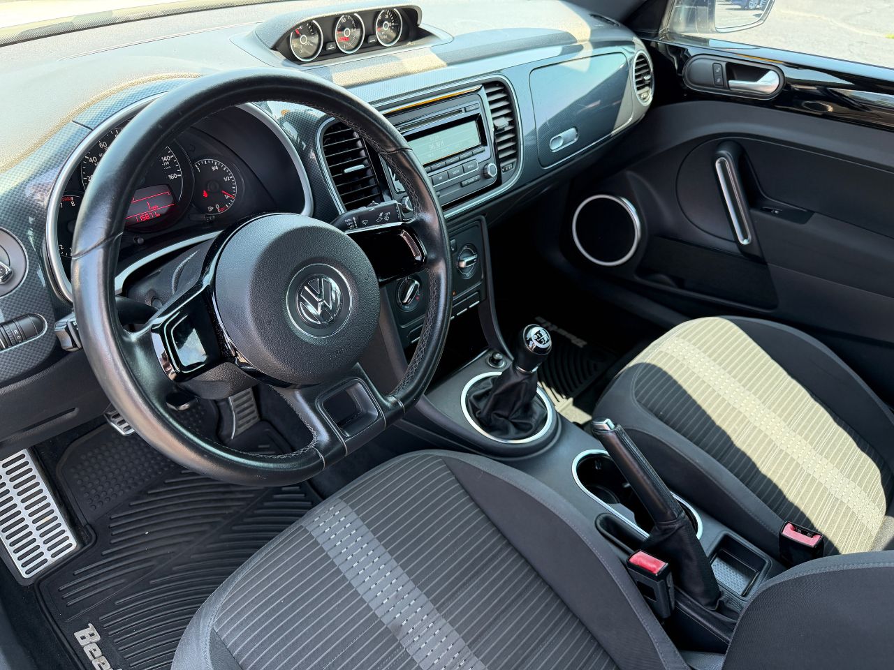 2012 Volkswagen Beetle 2.0 - Photo 17