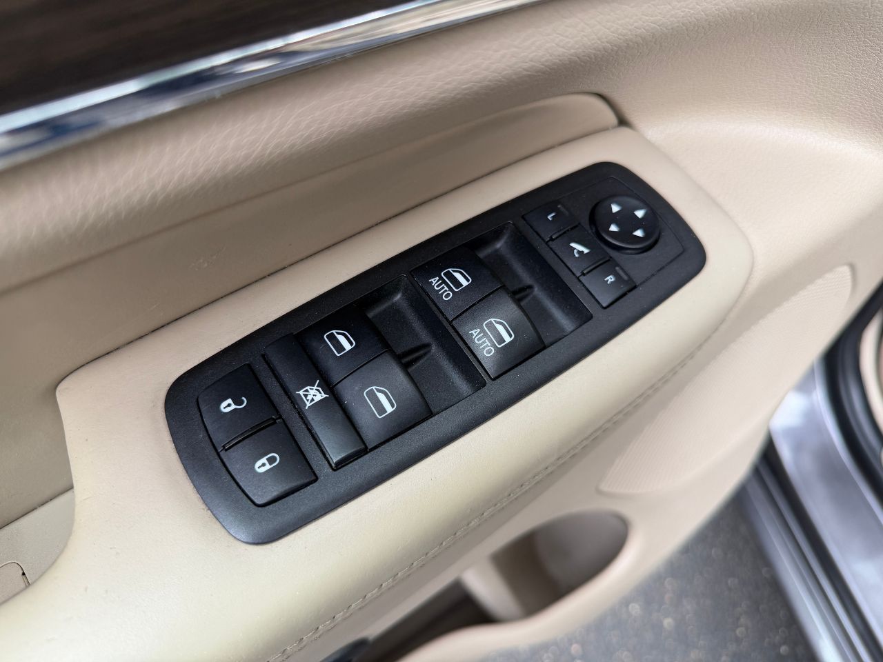 2021 Jeep Grand Cherokee Overland - Photo 11