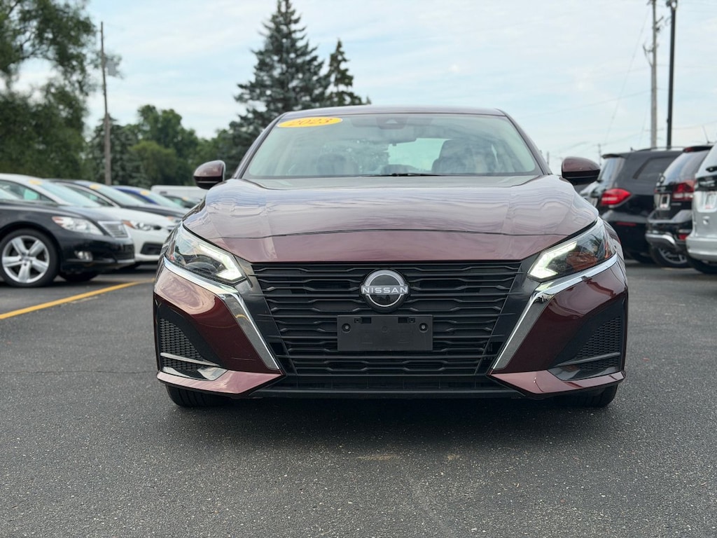Used 2023 Nissan Altima 2.5 SV Sedan