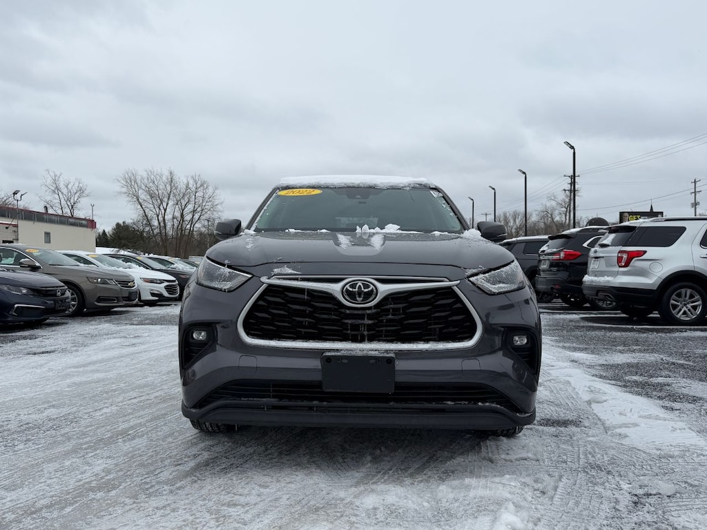 Used 2022 Toyota Highlander XLE SUV