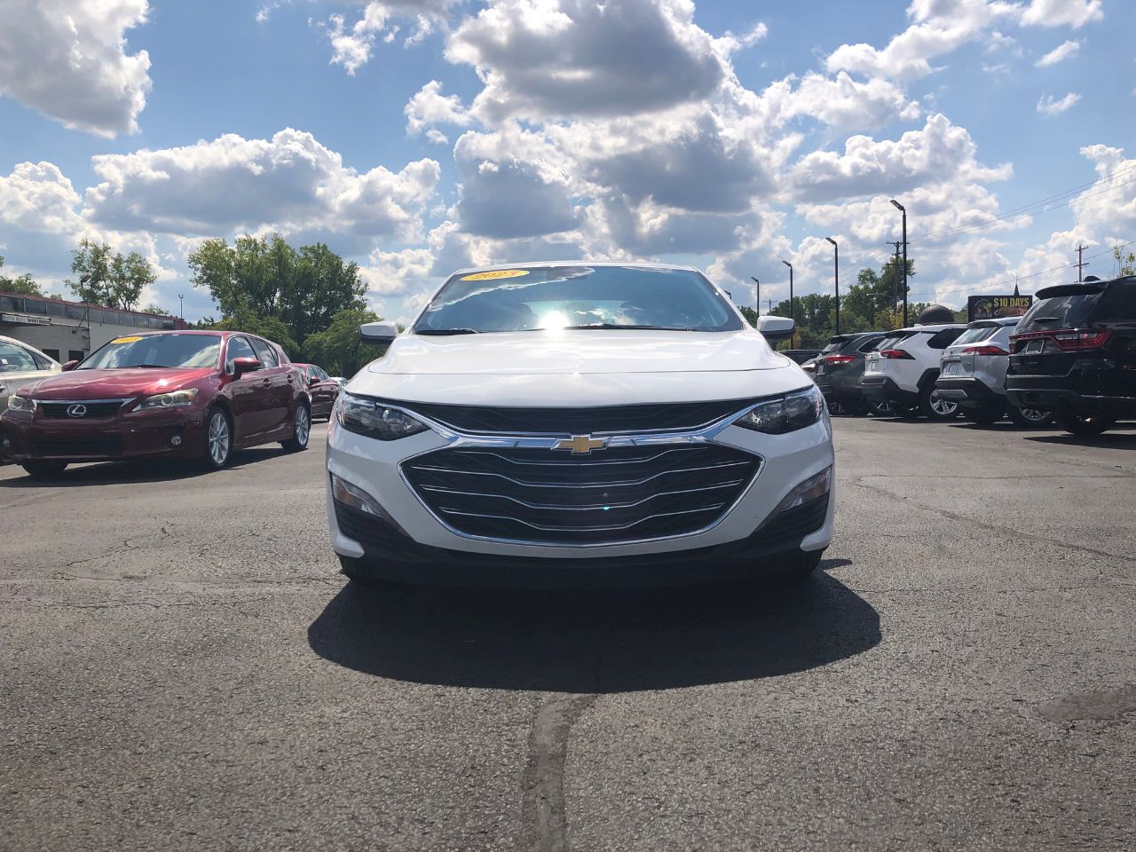 2023 Chevrolet Malibu 1LT photo 2