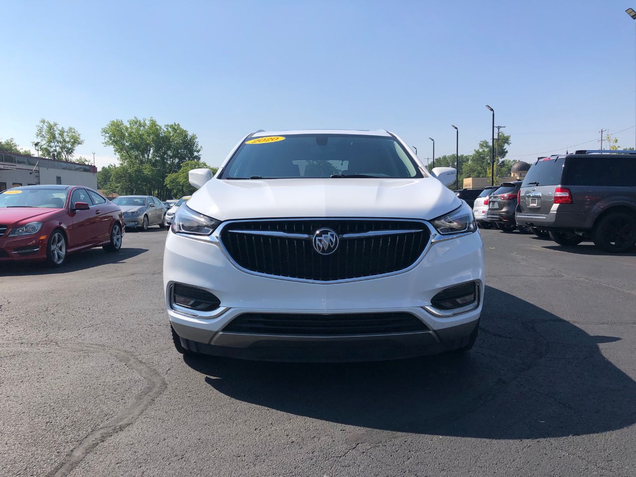 2020 Buick Enclave Essence photo 2