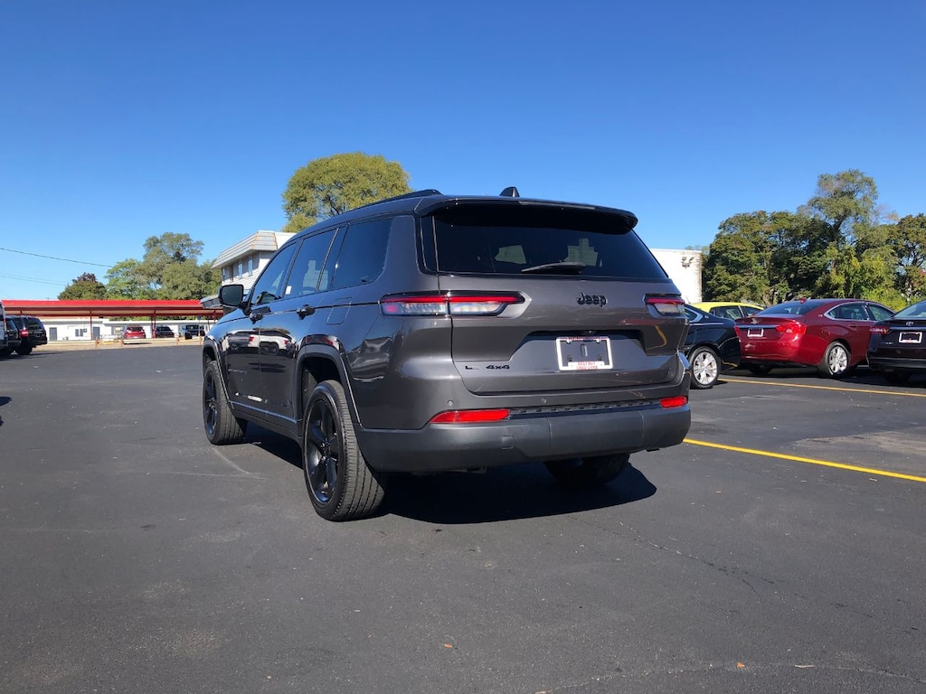 Used 2022 Jeep New Grand Cherokee Laredo SUV