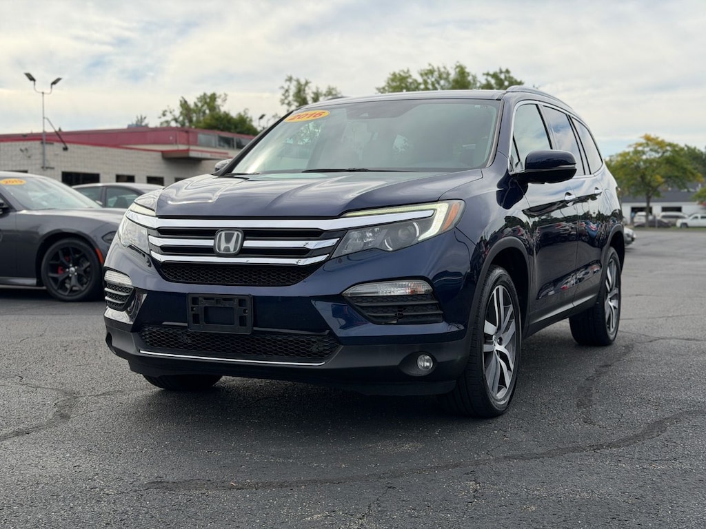 Used 2016 Honda Pilot Touring AWD SUV