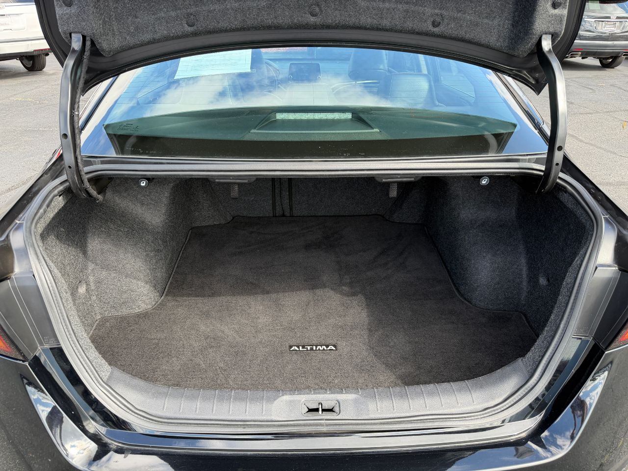 2022 Nissan Altima SR - Photo 33