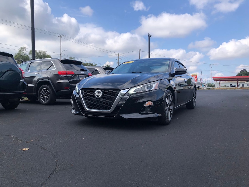 Used 2019 Nissan Altima 2.5 SV Sedan