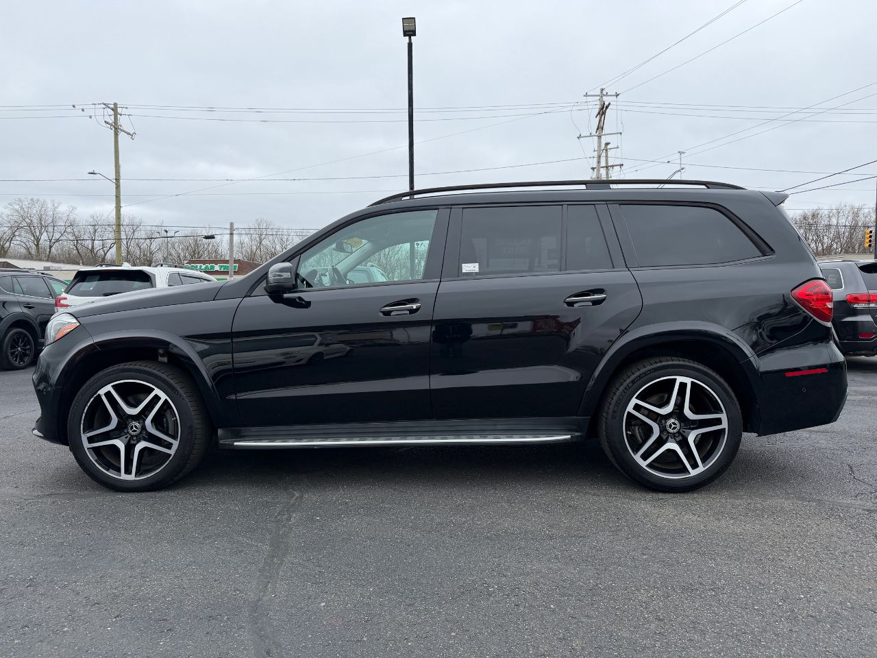 View vehicle photo 7