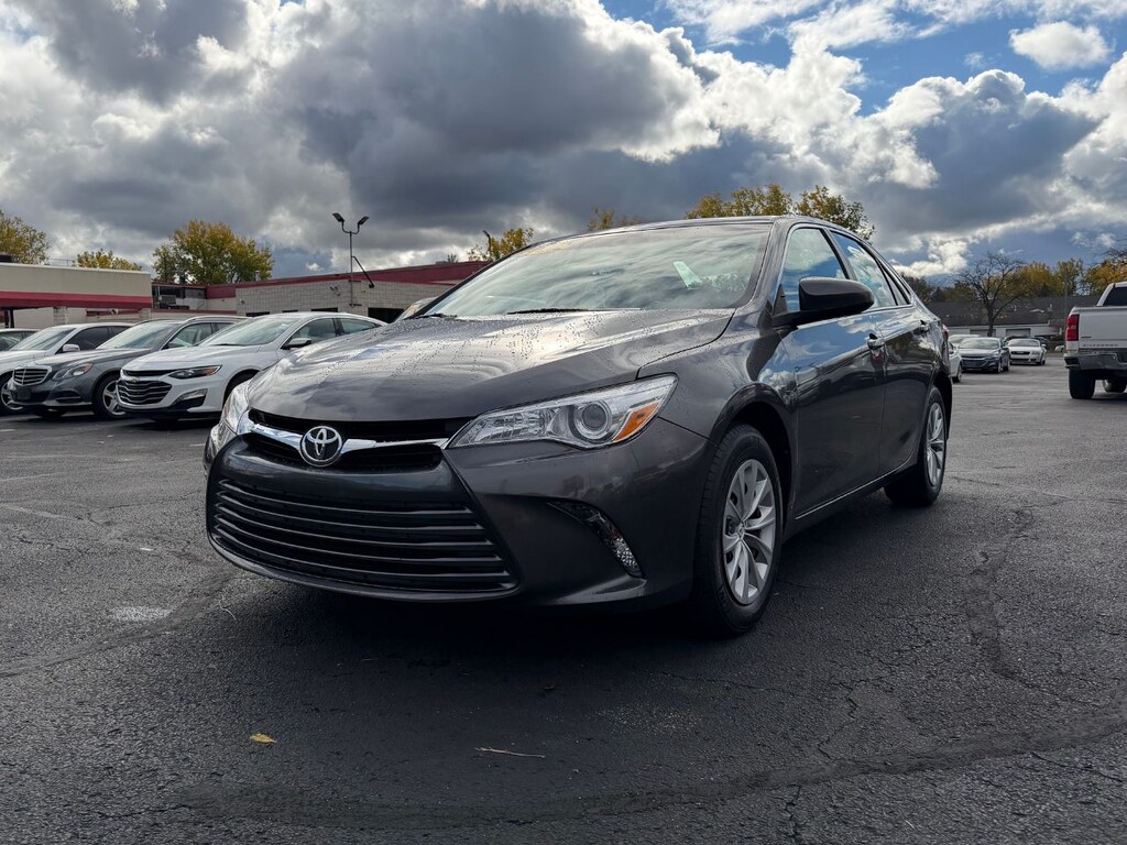 Used 2016 Toyota Camry LE Sedan