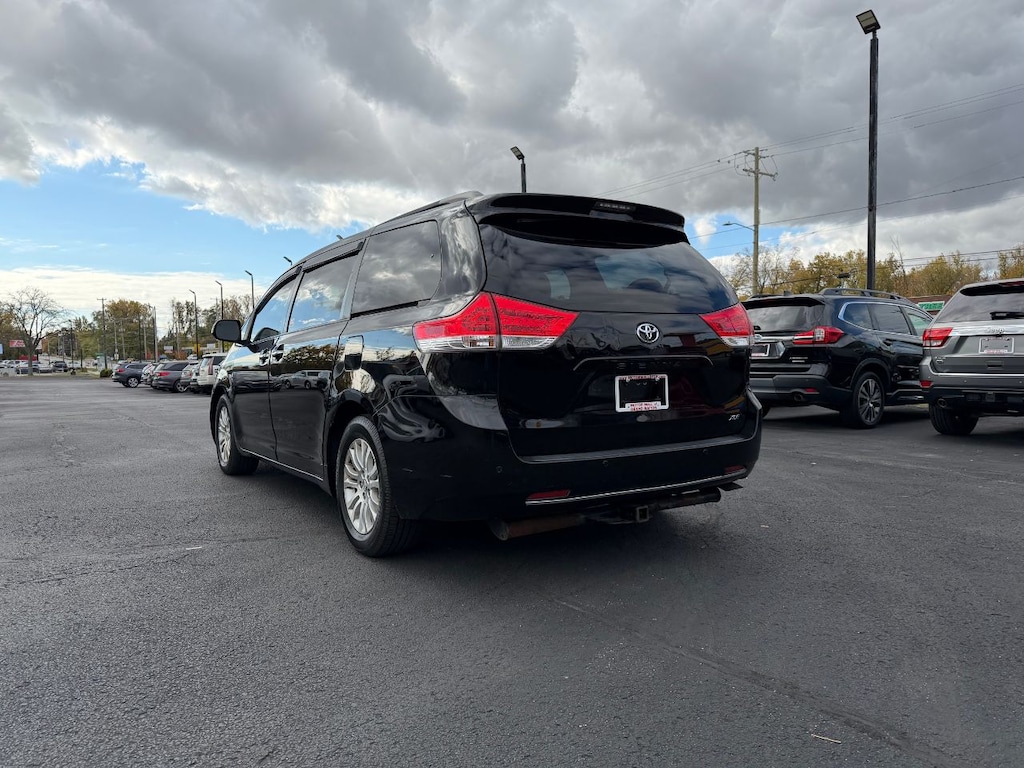 Used 2014 Toyota Sienna XLE Van