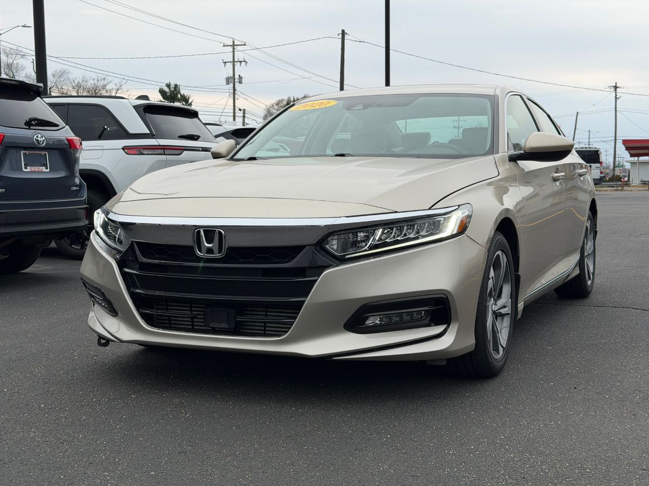 View vehicle photo 3