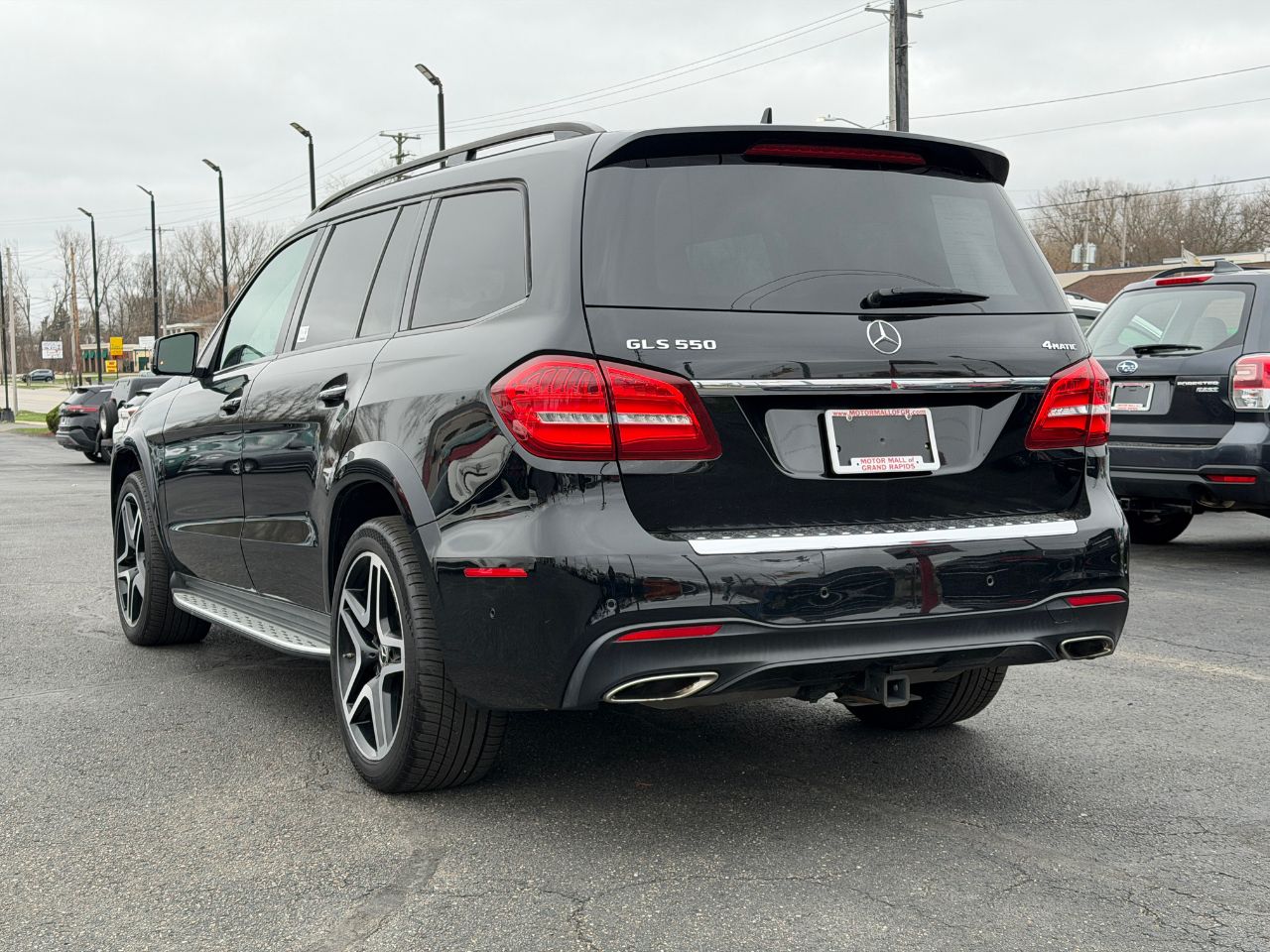 View vehicle photo 4