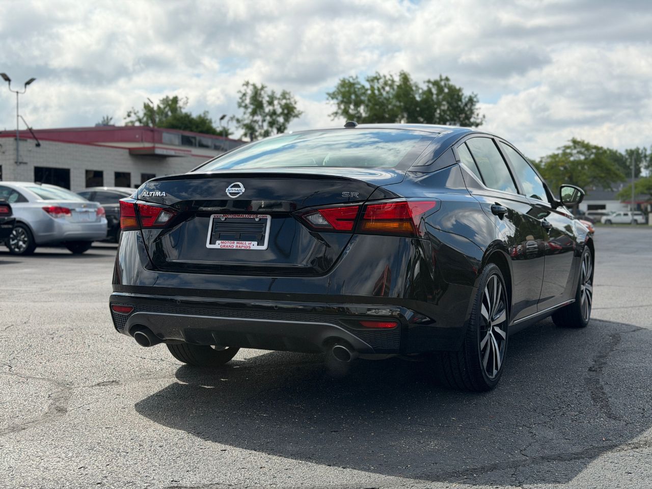 2022 Nissan Altima SR - Photo 6