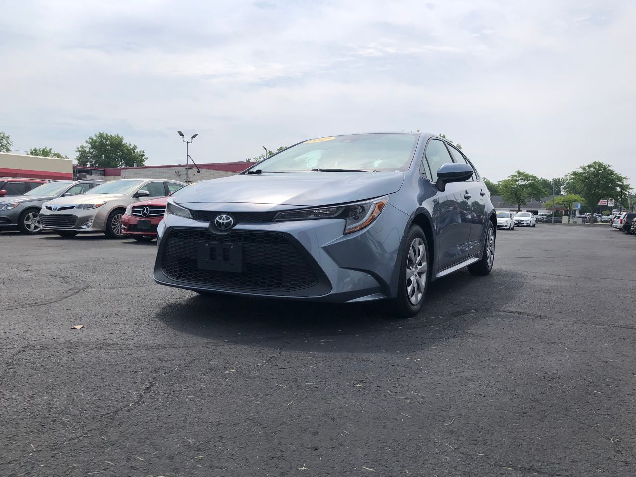 2022 Toyota Corolla LE photo 3