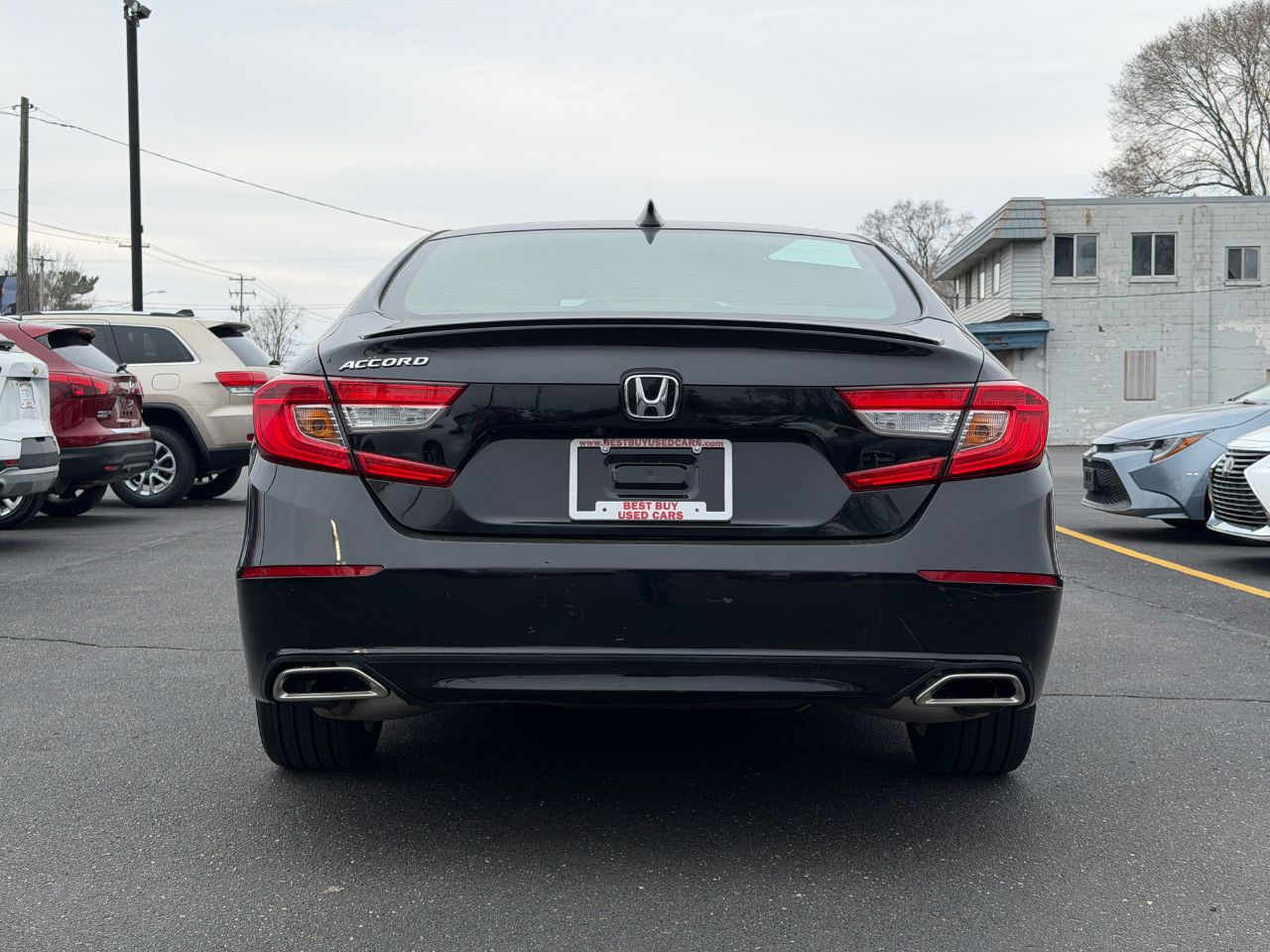 View vehicle photo 5