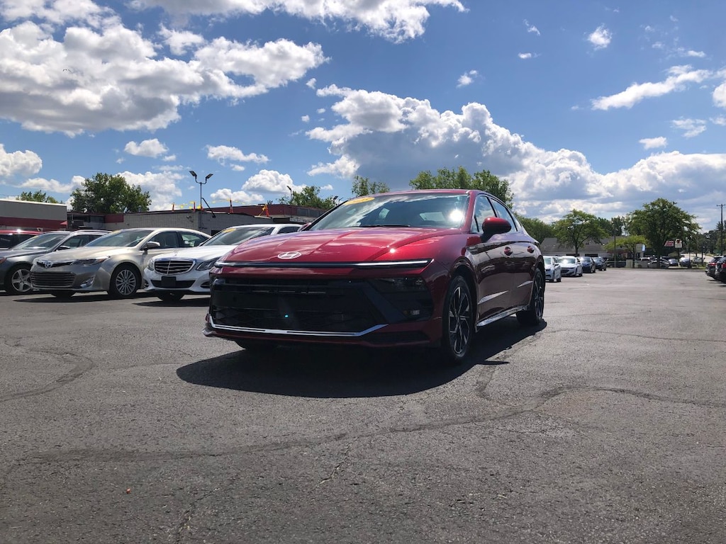 Used 2025 Hyundai Sonata SEL Sedan