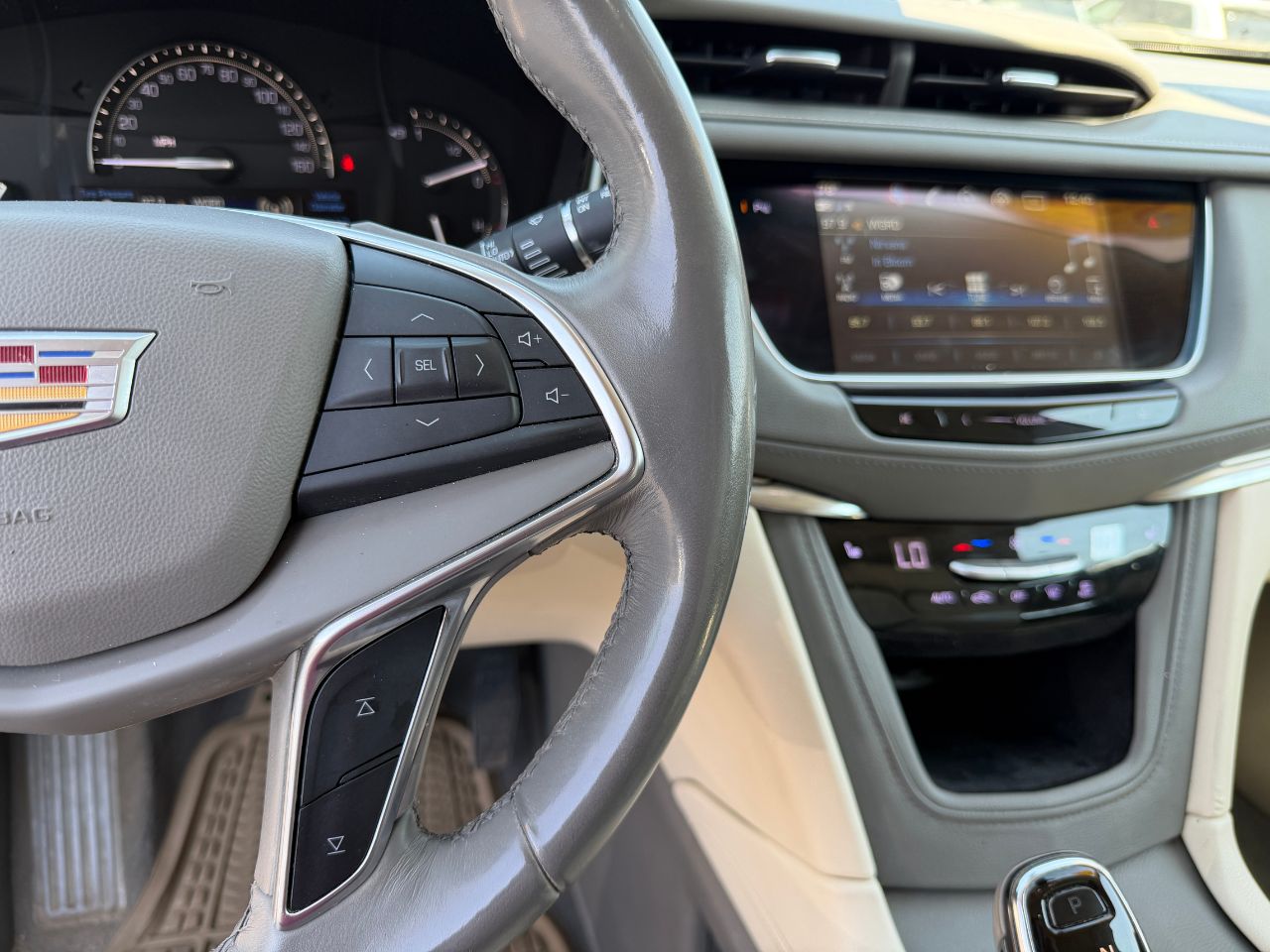 2018 Cadillac XT5 Luxury - Photo 23