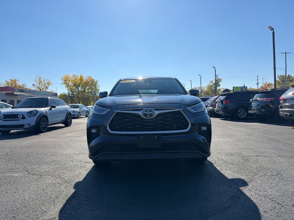 Used 2023 Toyota Highlander LE SUV