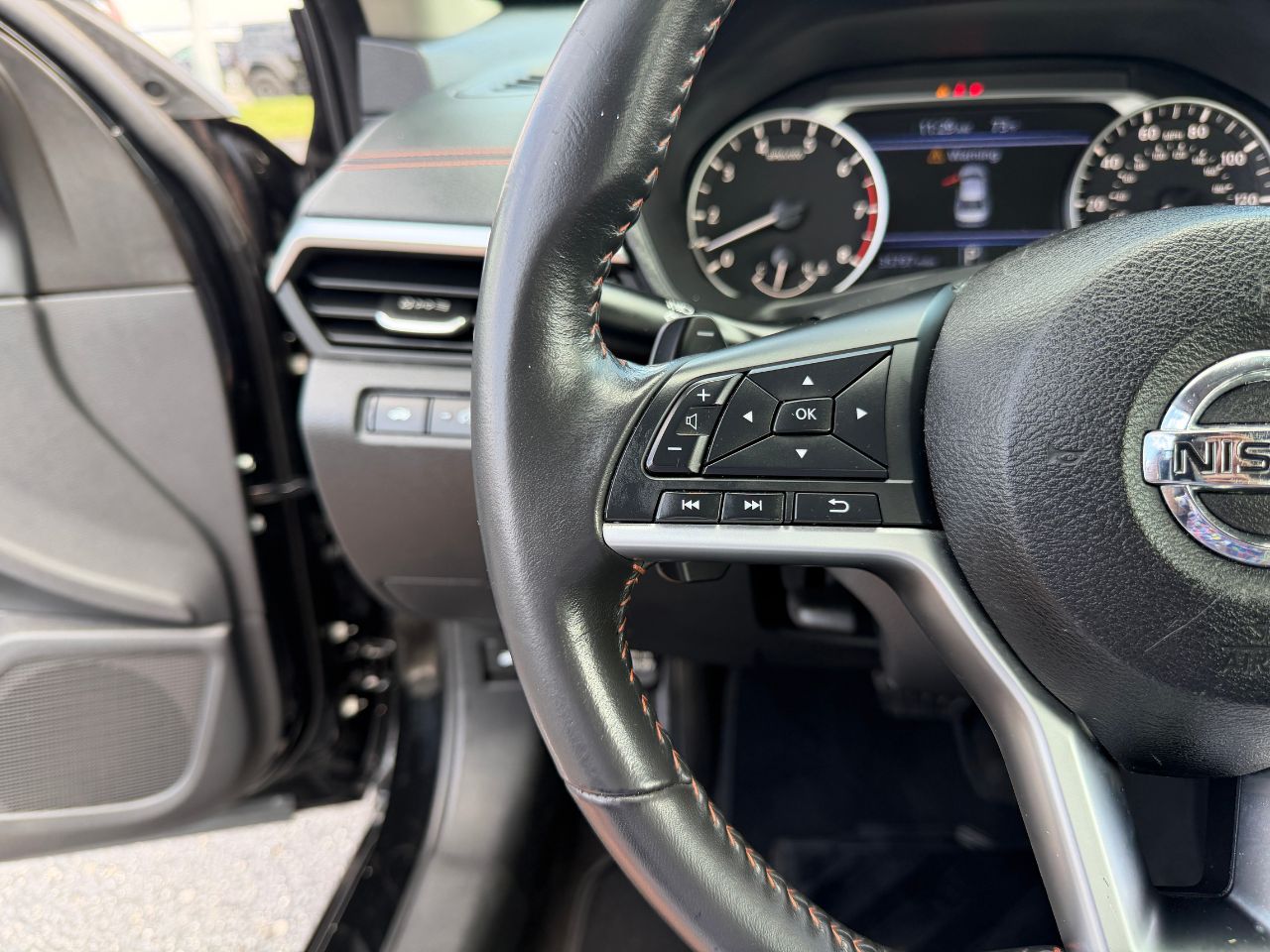 2022 Nissan Altima SR - Photo 21
